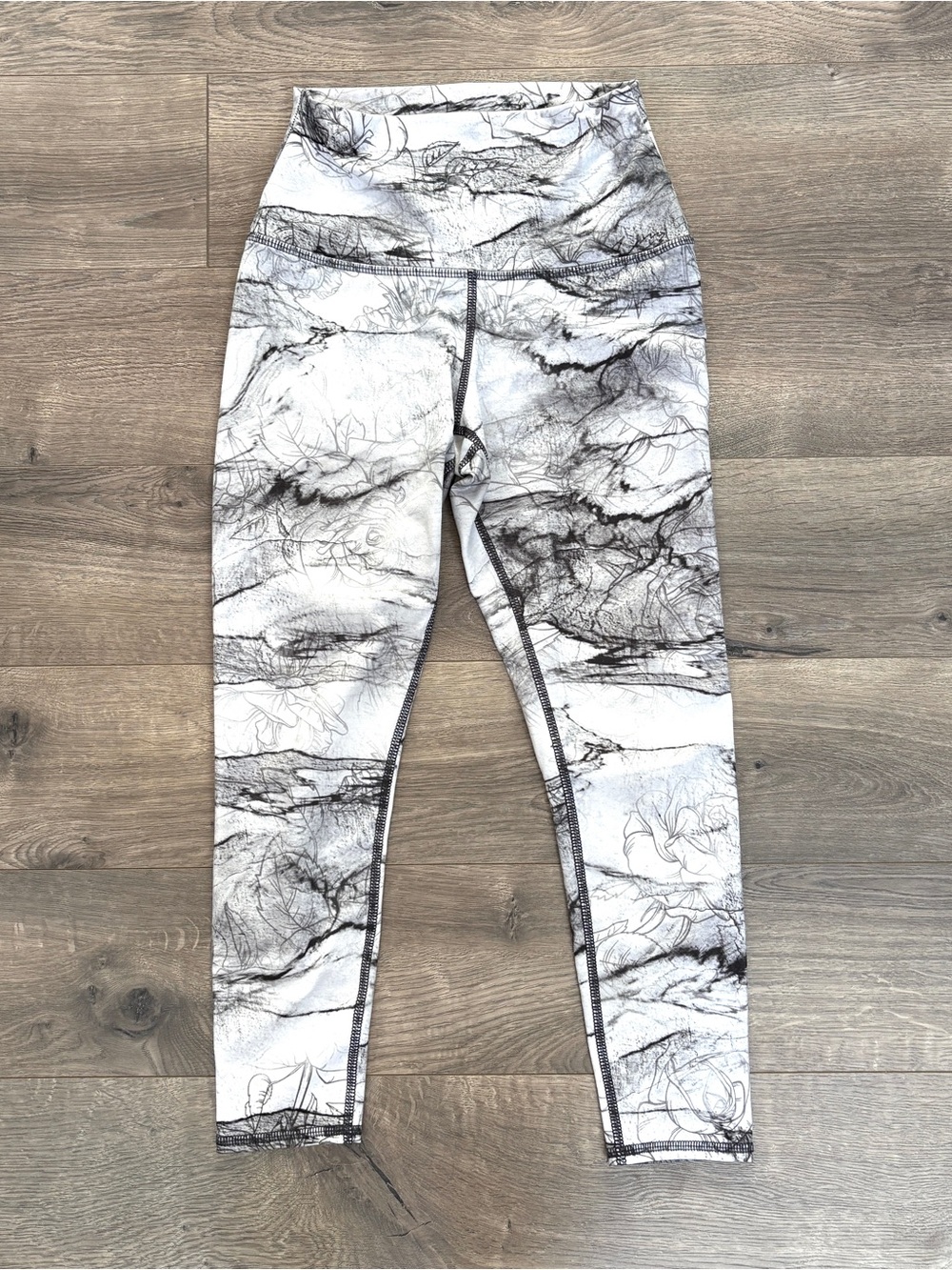 Evolution and Creation black white print women’s leggings Size S